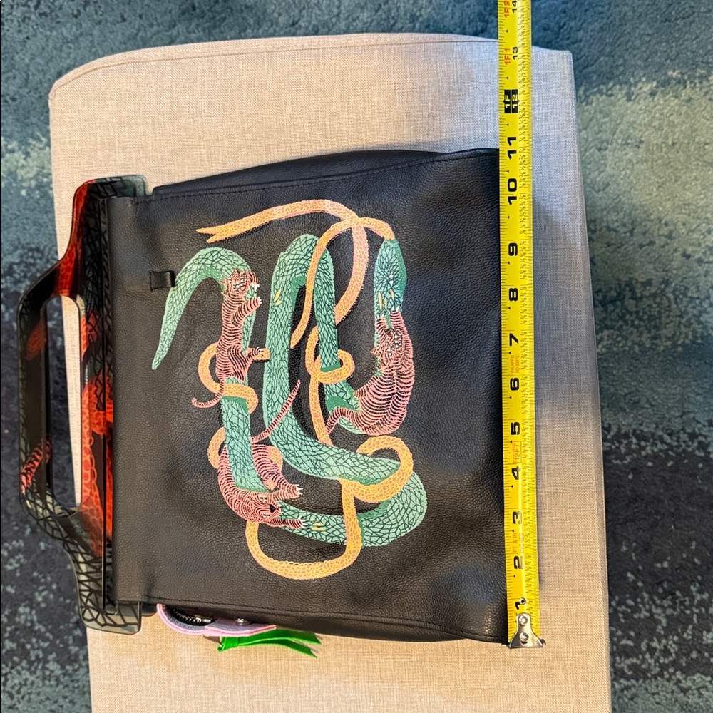 Min & Mon Black Bag with Vibrant Snake Design - Picture 14 of 16